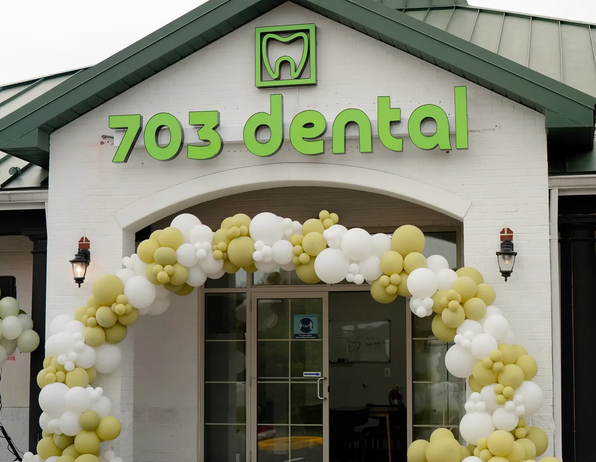 Entrance to the 703 Dental office on Minnieville Rd in Woodbridge, VA